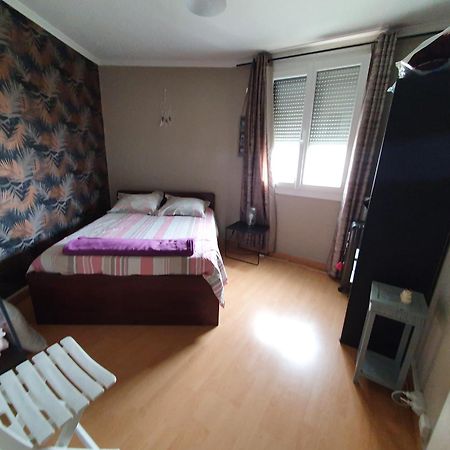Chambre Confort Dans T3 จู เลส์ ทัวส์ ภายนอก รูปภาพ